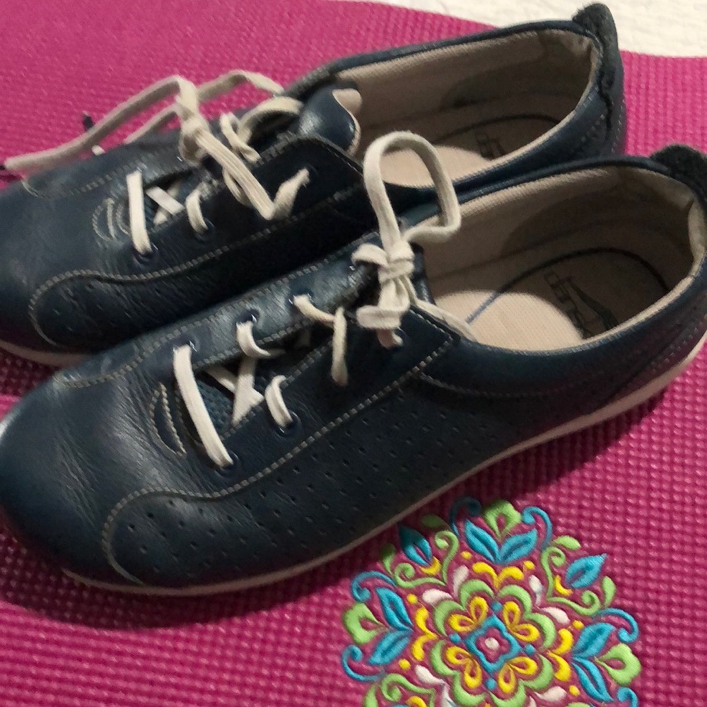 Dansko tennis shoes